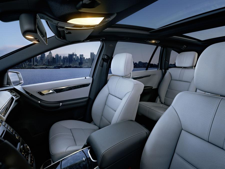  Mercedes-Benz R-Class 2011 года  (фото 157 из 186)